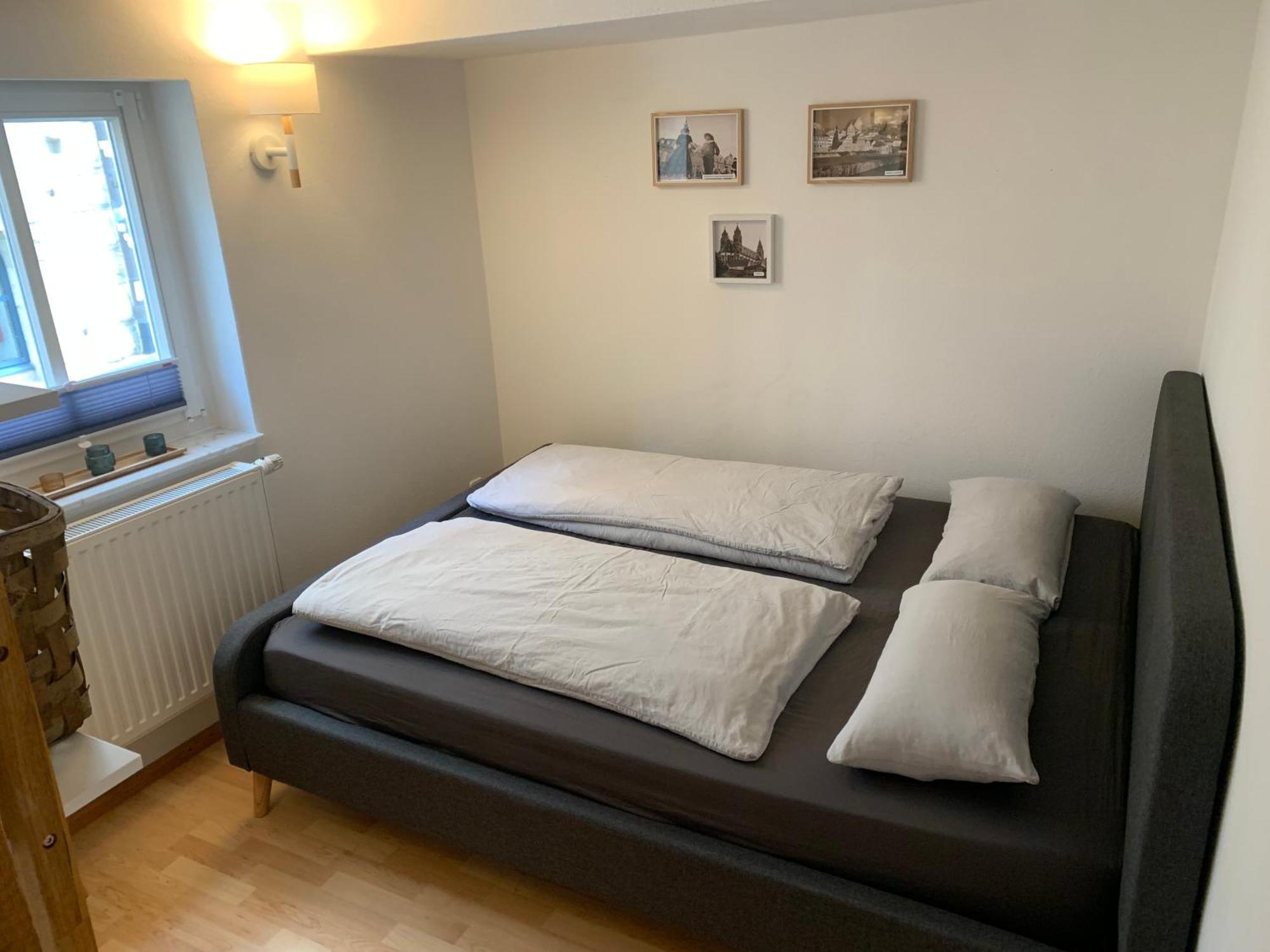 Zentrale Altbauwohnung Mit Flair *